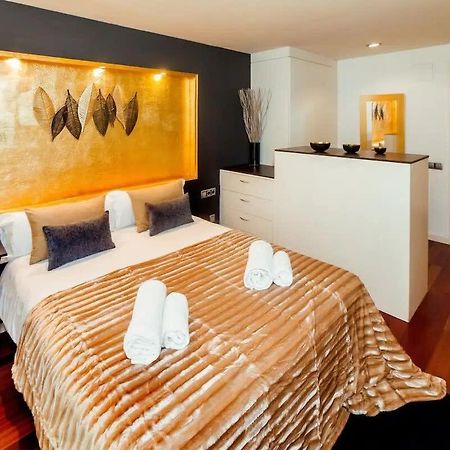 Luxury Duplex Apartment In The Heart Of Barcelona Kültér fotó