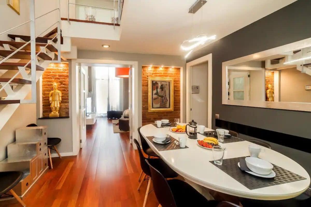 Luxury Duplex Apartment In The Heart Of Barcelona Kültér fotó