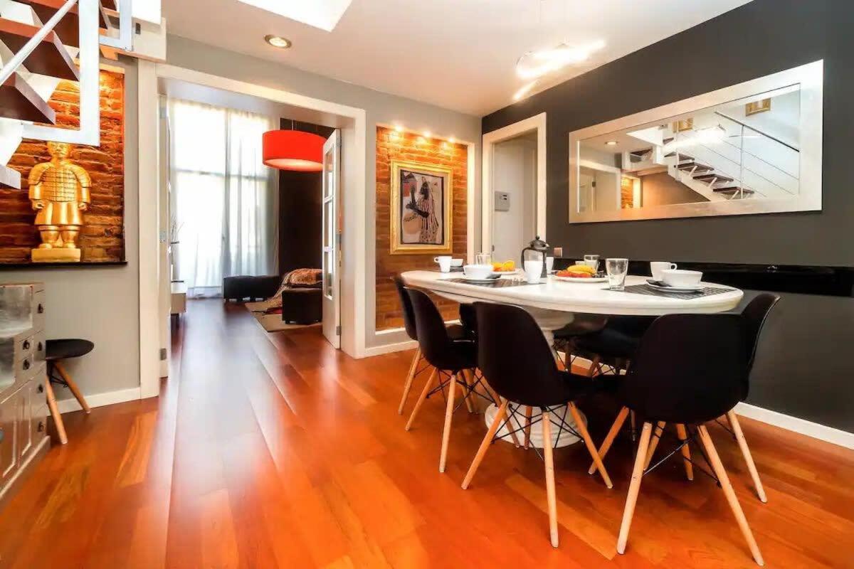 Luxury Duplex Apartment In The Heart Of Barcelona Kültér fotó