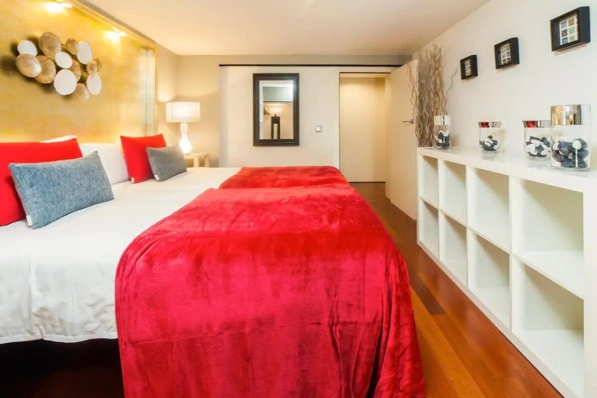 Luxury Duplex Apartment In The Heart Of Barcelona Kültér fotó