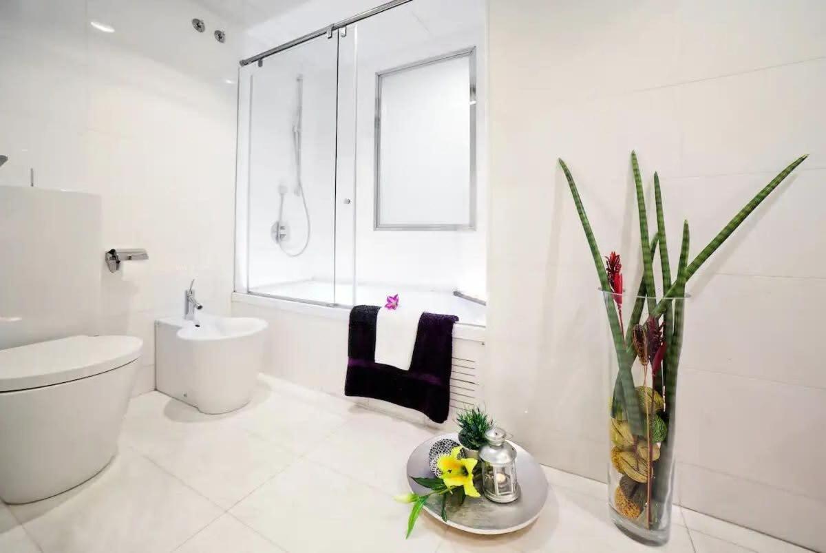 Luxury Duplex Apartment In The Heart Of Barcelona Kültér fotó