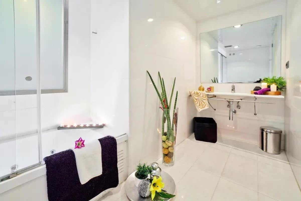 Luxury Duplex Apartment In The Heart Of Barcelona Kültér fotó