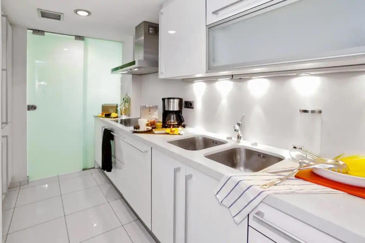 Luxury Duplex Apartment In The Heart Of Barcelona Kültér fotó